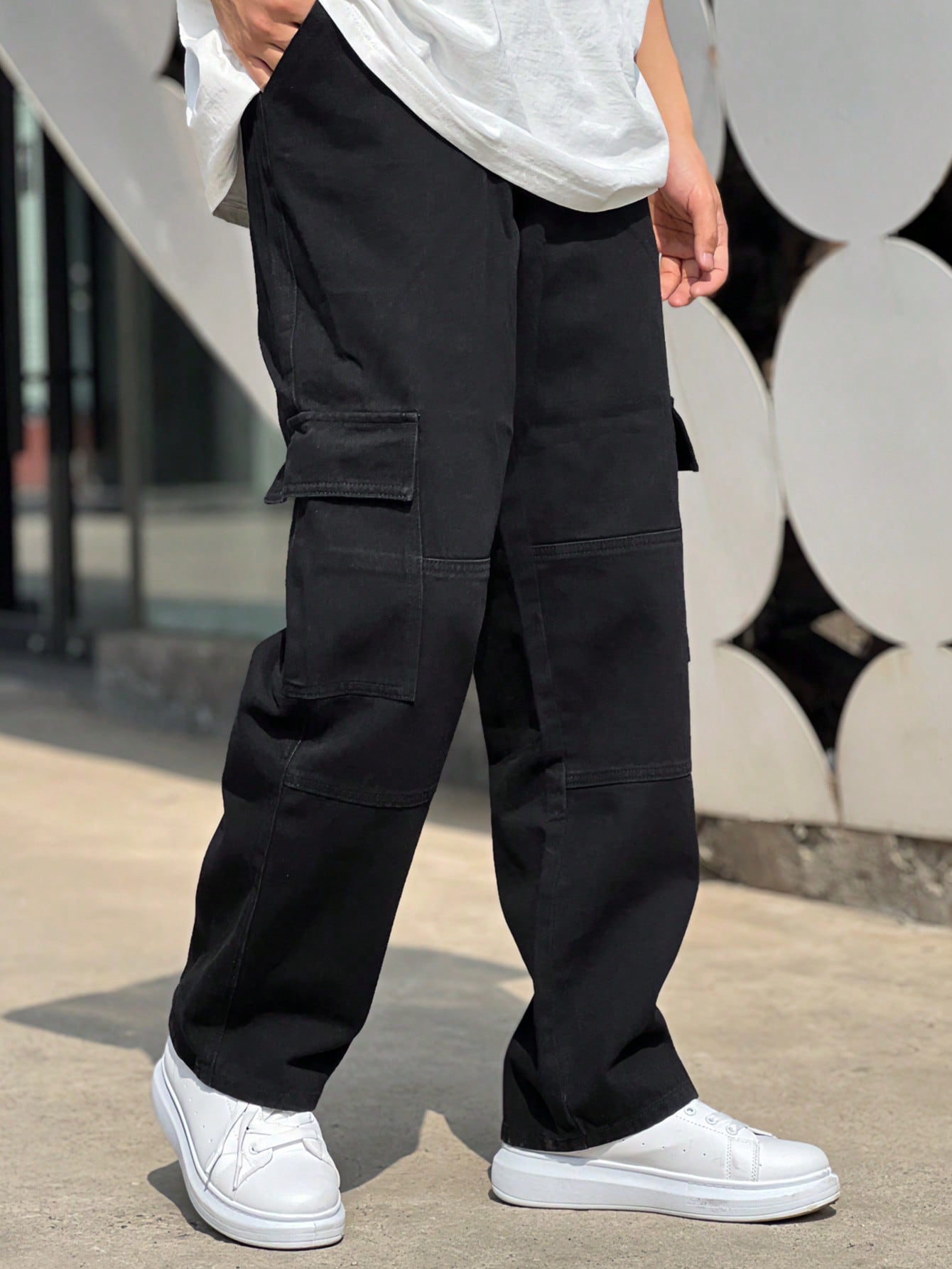 CoreRevo Men's Flap Pocket Zipper Fly Wide Leg Casual Denim Cargo Pants Jeans