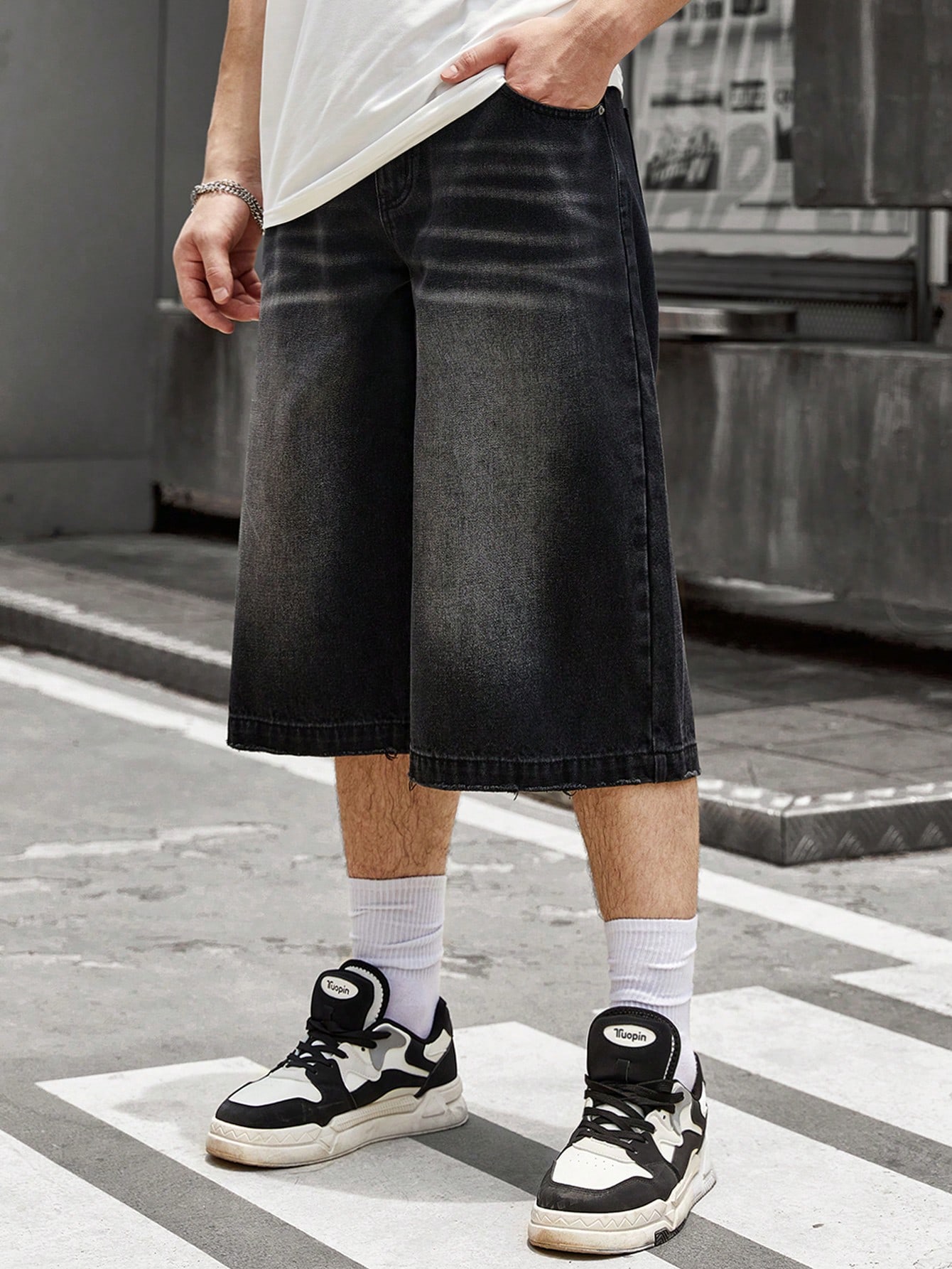 CoreRevo Men's Wide Leg Capri Jeans Zipper Fly Loose Denim Capris Bermuda Shorts with Pocket - Image 4