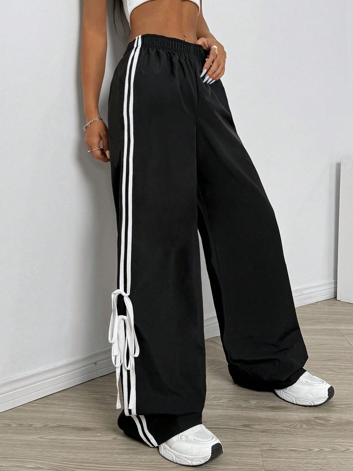 CoreRevo Women's Leopard Cargo Pants Lightweight Wide Leg Side Striped Elastic Waist Streetwear Trousers - Image 4