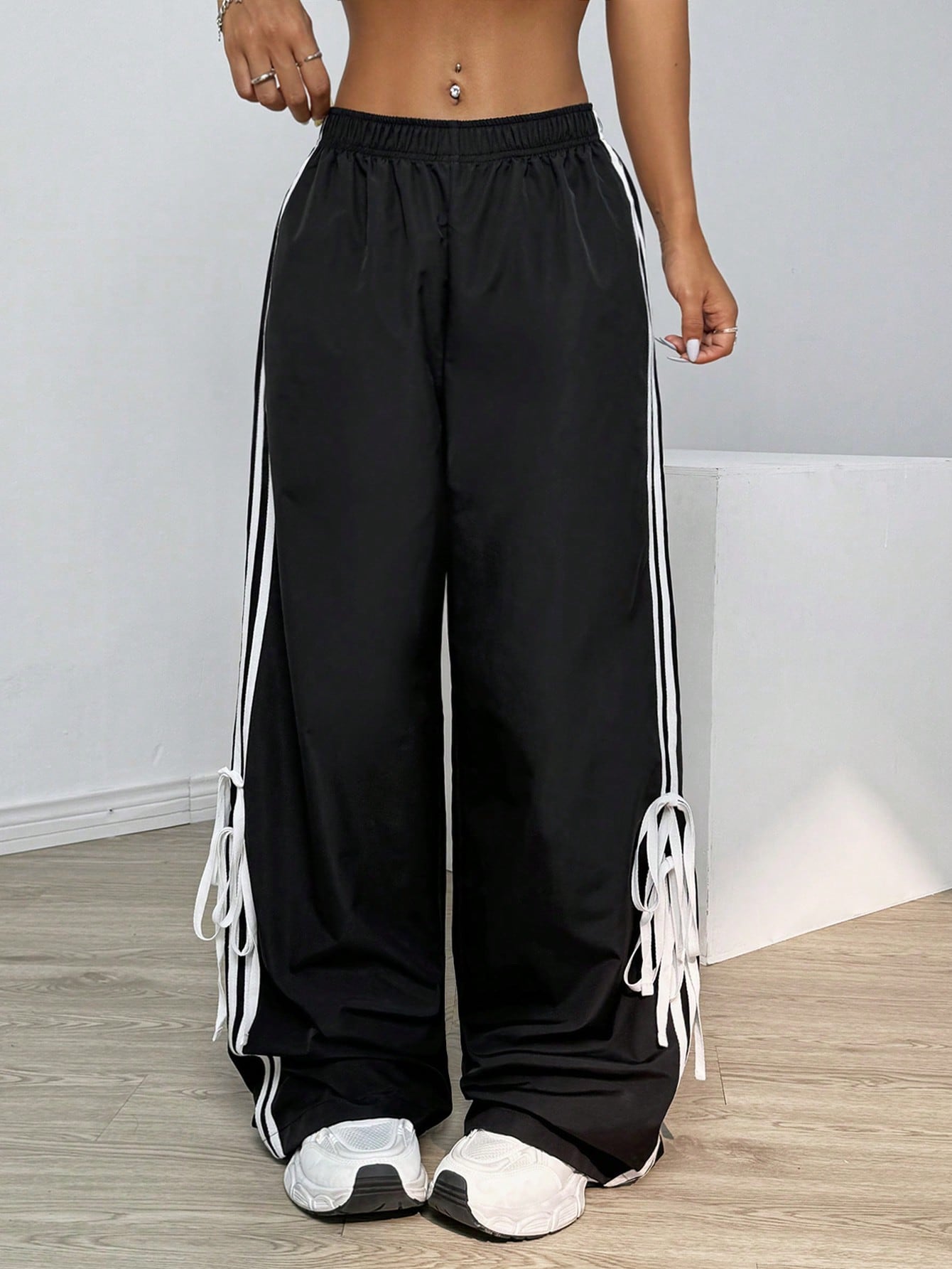 CoreRevo Women's Leopard Cargo Pants Lightweight Wide Leg Side Striped Elastic Waist Streetwear Trousers - Image 5